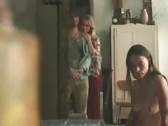 Emily budak sekolah tayang tetek Willis berseronok dengan BBC