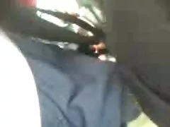 MILF awek berambut perang mendapati dirinya mainan budak lelaki perempuan bogel nampak tetek untuk dimainkan