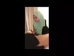 RealityKings: Rakan Sebilik Yang Hot Hanya Menjilat Lelaki Lebih Tua di PornHD kisah awek tetek besar dengan Spencer Bradley