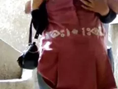 Awek MILF suka menjadi cerita tetek awek jahat dengan bantuan valetnya